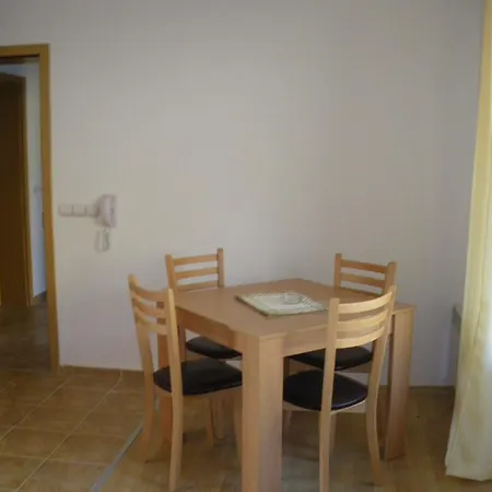 מלון 3 Mountains 3*